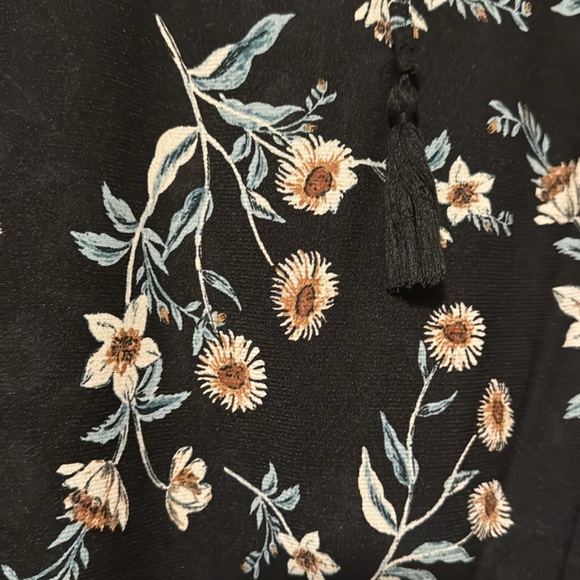 ⚡️Gone! Style & Co black floral blouse, size PL, petite large - Picture 4 of 4